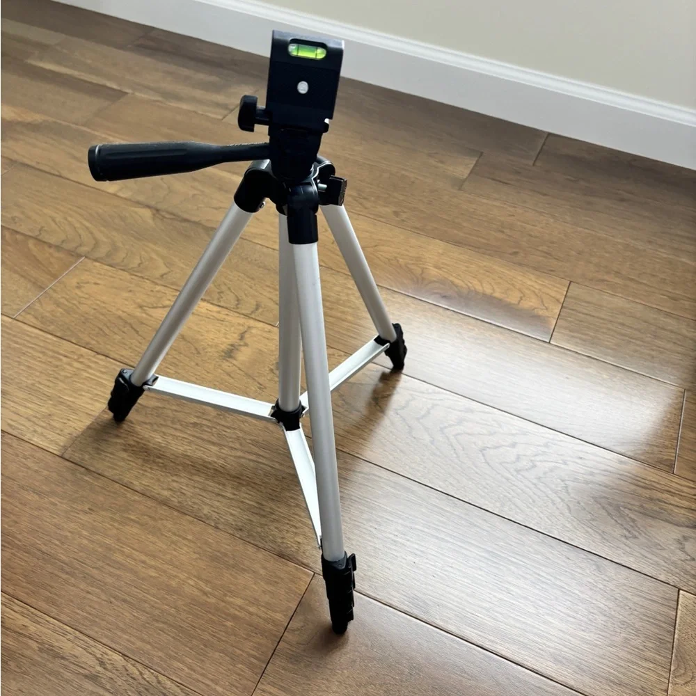 Professional Camera Adjustable Silver Tripod Stand